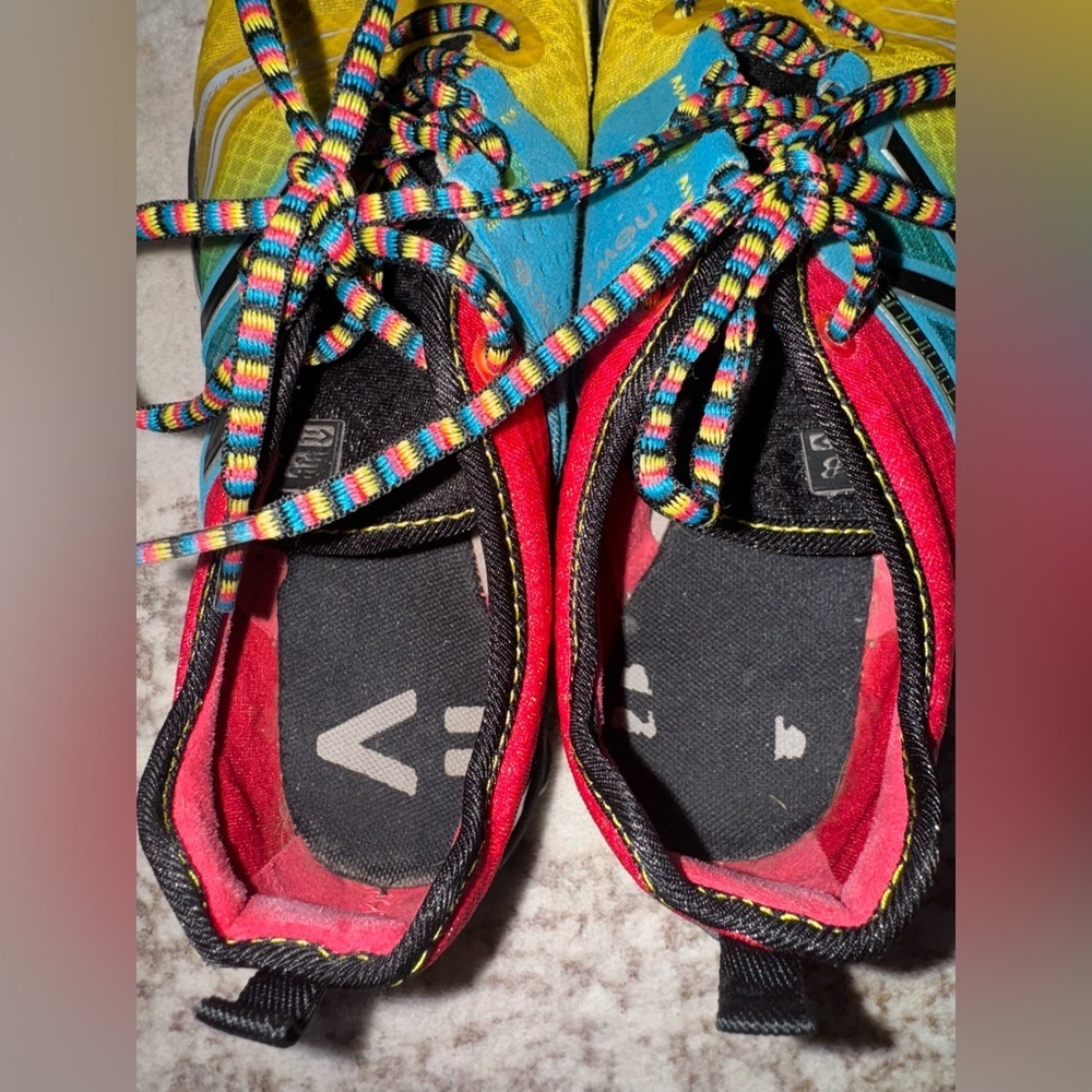 New Balance Minimus Trail Shoes size 9 WT20M2 Red/blue/yellow Multicolor Sneaker - Picture 12 of 13